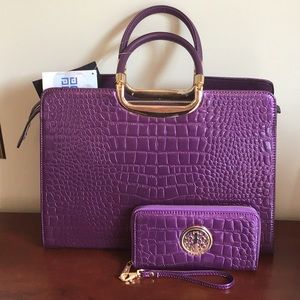 Wallet and purse combination, faux leather. NWT